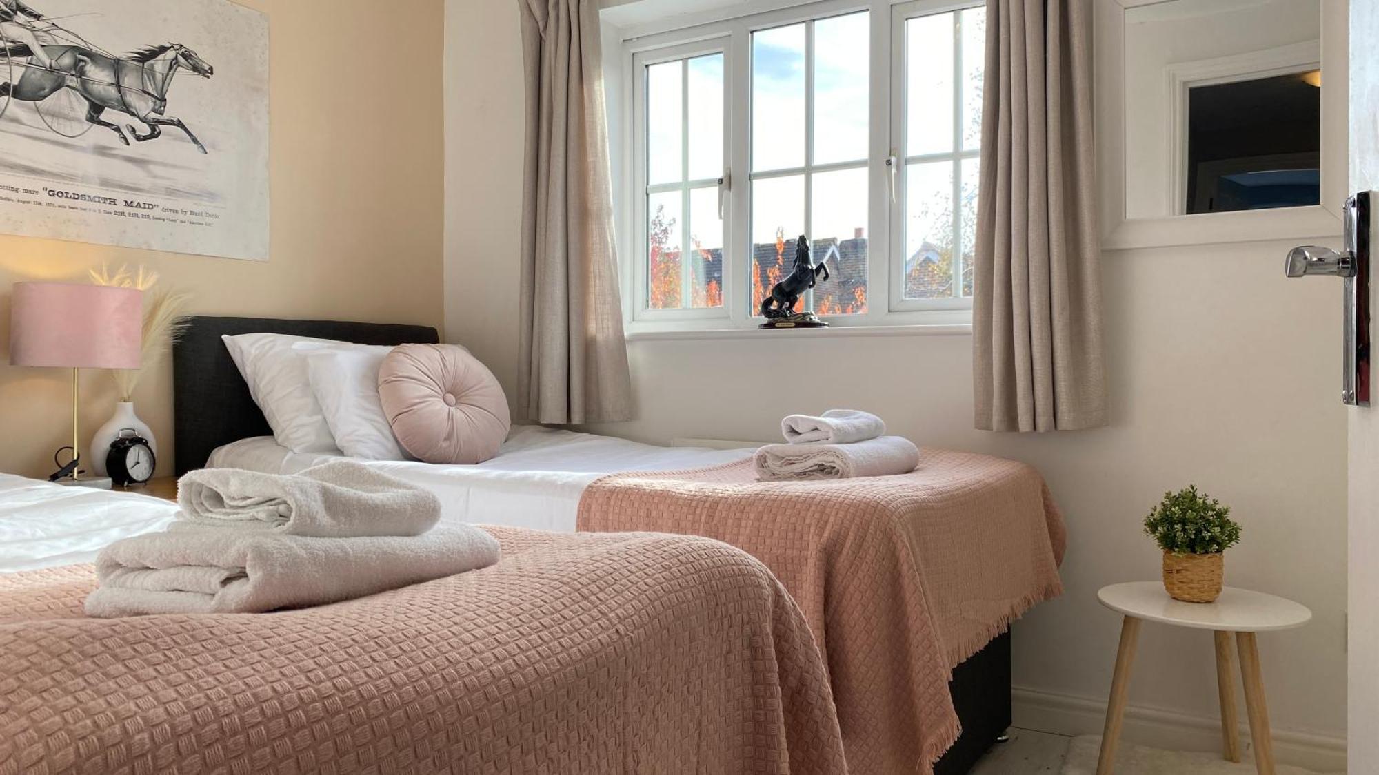 Chichester Retreat House With Free Parking Zewnętrze zdjęcie