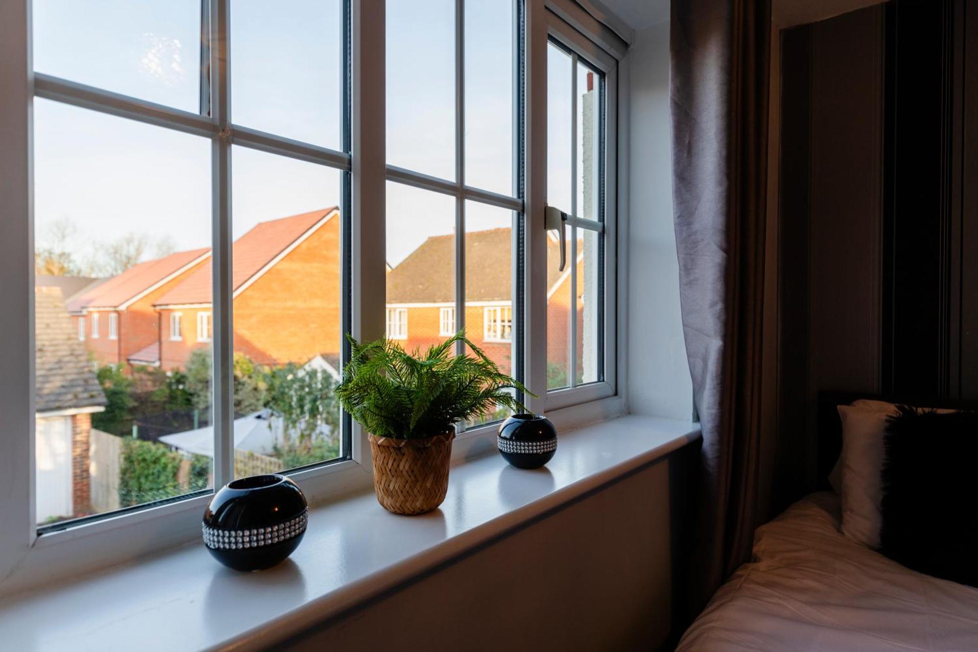 Chichester Retreat House With Free Parking Zewnętrze zdjęcie