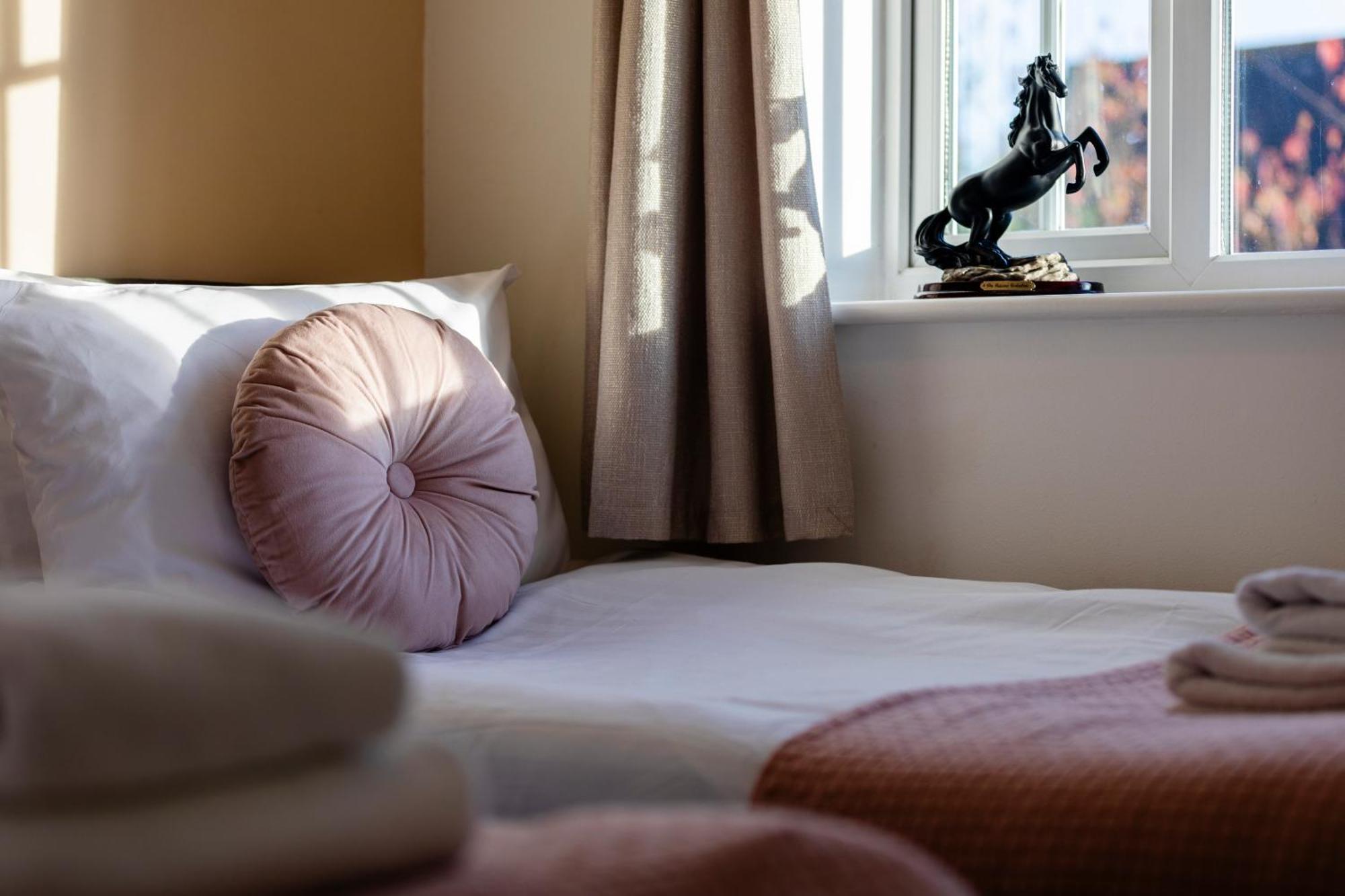 Chichester Retreat House With Free Parking Zewnętrze zdjęcie